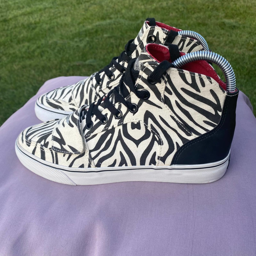 Creative Recreation Cesario Hi XVI Zebra Print   Women's Size 7 Sneaker Shoe